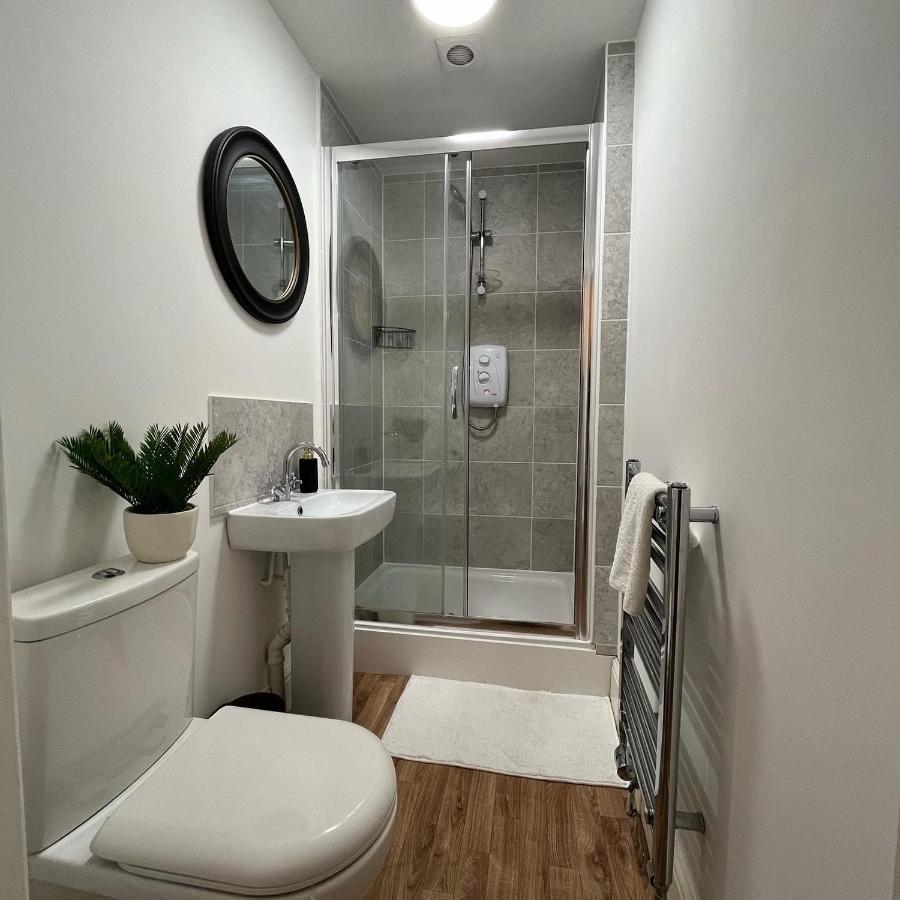 Modern Apartment In Central Lincoln Buitenkant foto